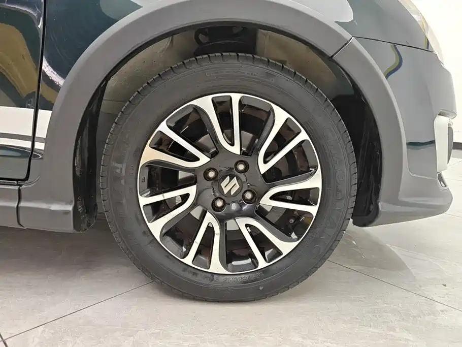 Suzuki Swift — фото 6