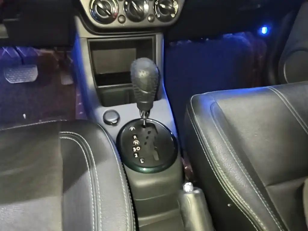Suzuki Swift — фото 14
