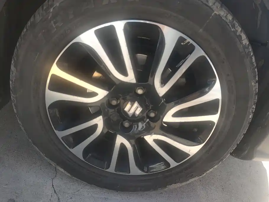 Suzuki Swift — фото 6