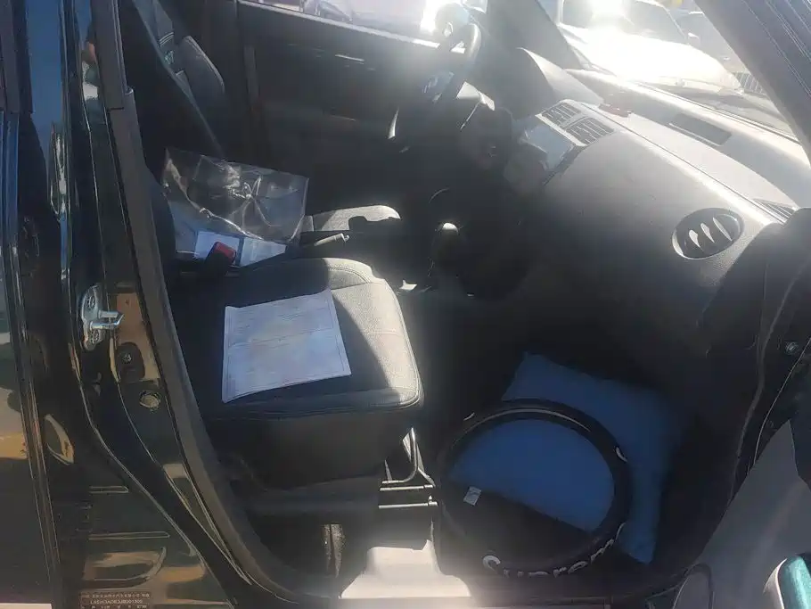 Suzuki Swift — фото 8