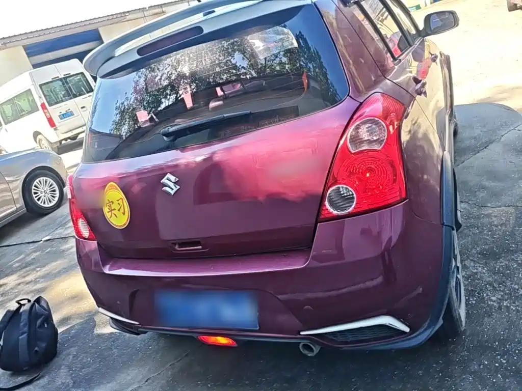 Suzuki Swift — фото 6