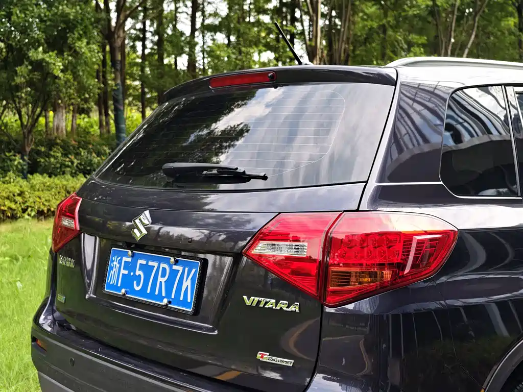 Suzuki Vitara — фото 9