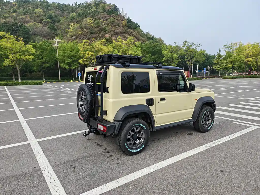 Suzuki Jimny — фото 8