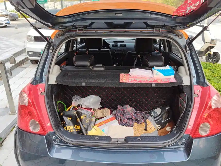 Suzuki Swift — фото 4