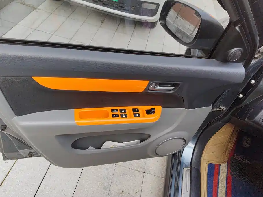 Suzuki Swift — фото 7