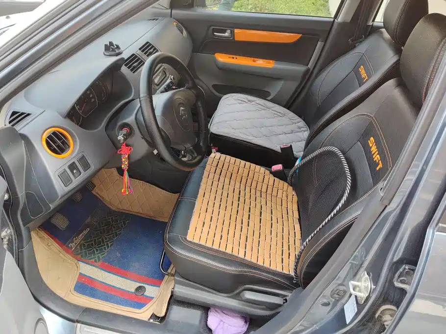 Suzuki Swift — фото 9