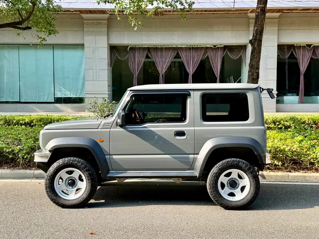 Suzuki Jimny — фото 3