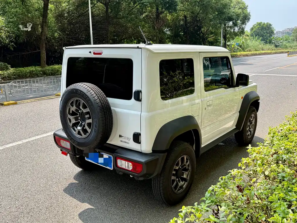 Suzuki Jimny — фото 9
