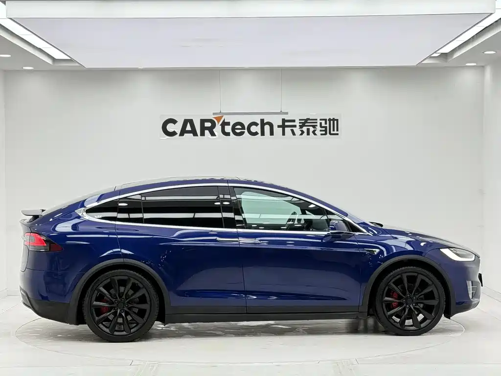 Tesla Model X — фото 4