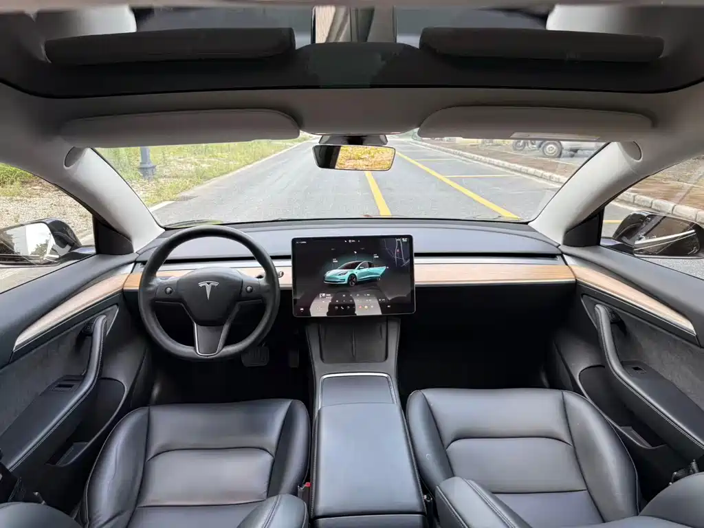 Tesla Model 3 — фото 5