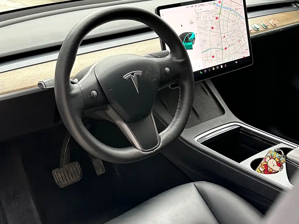 Tesla Model Y — фото 4