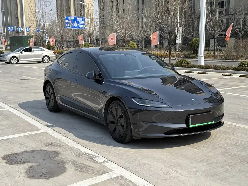 Tesla Model 3 — фото 3