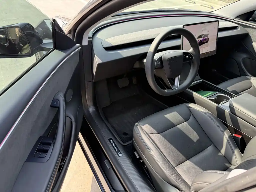 Tesla Model 3 — фото 7