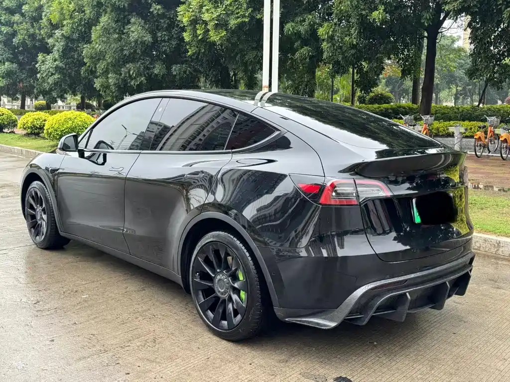Tesla Model Y — фото 7