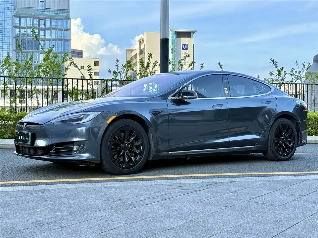 Tesla Model S — фото 2