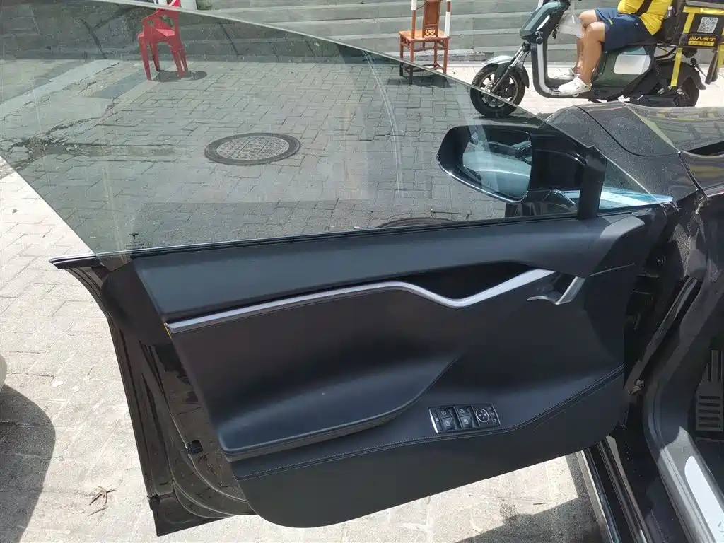 Tesla Model S — фото 17