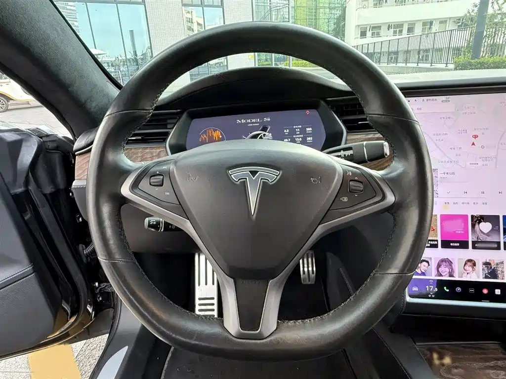 Tesla Model S — фото 3