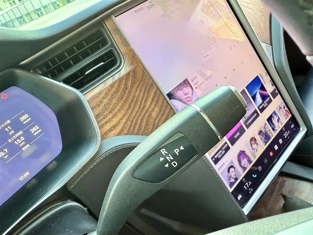 Tesla Model S — фото 6