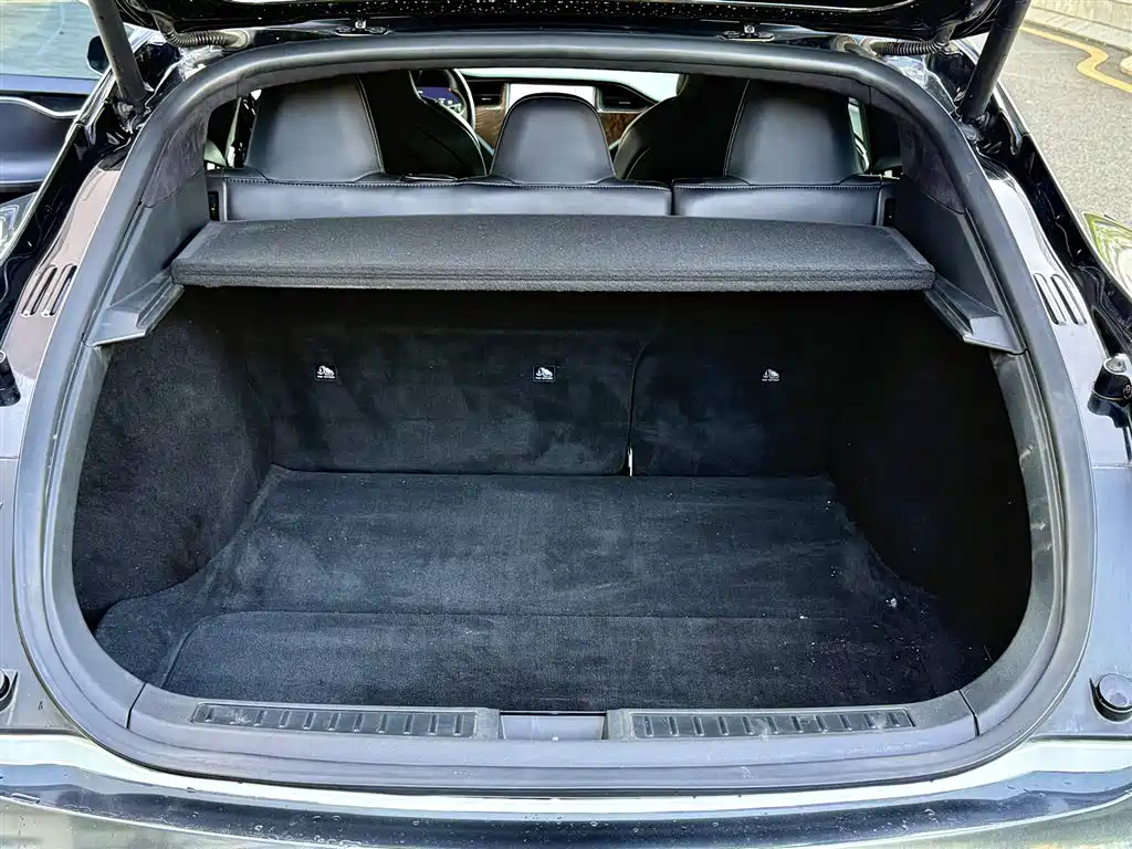 Tesla Model S — фото 9