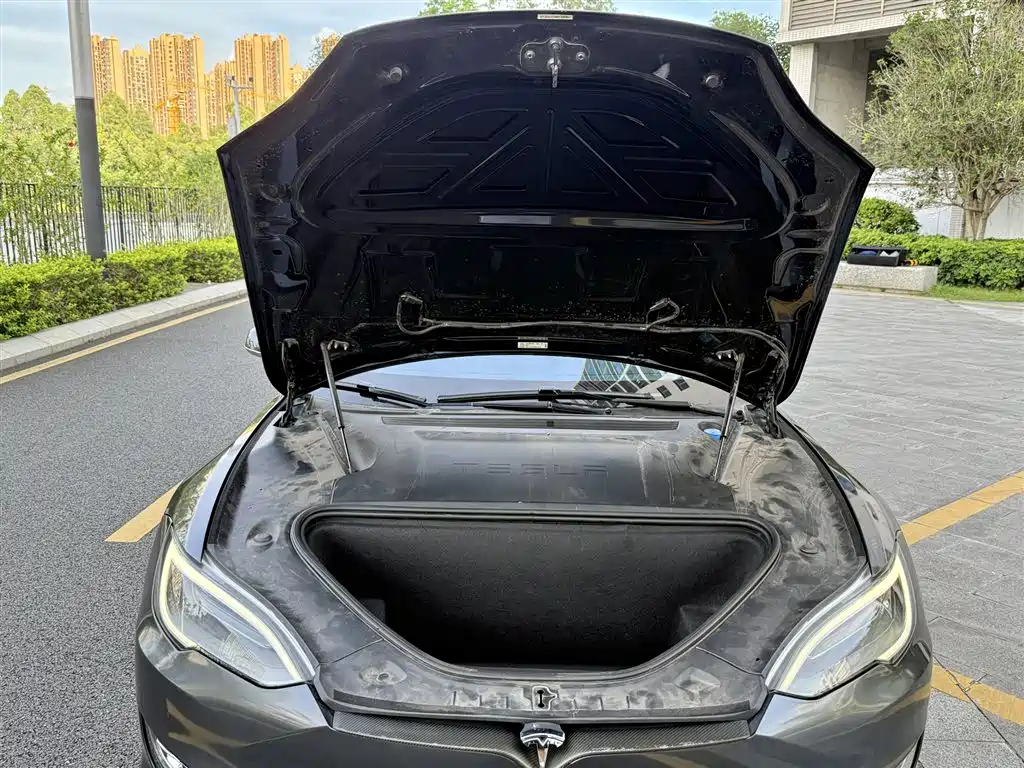 Tesla Model S — фото 10