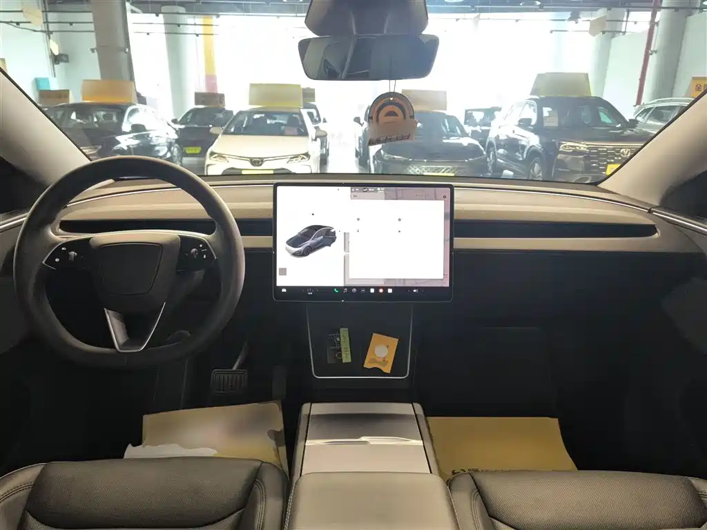 Tesla Model Y — фото 6