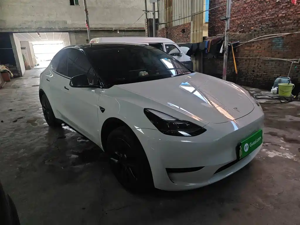 Tesla Model Y — фото 4
