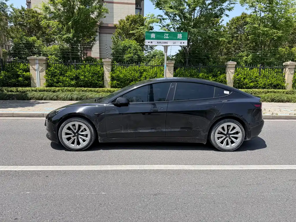 Tesla Model 3 — фото 5