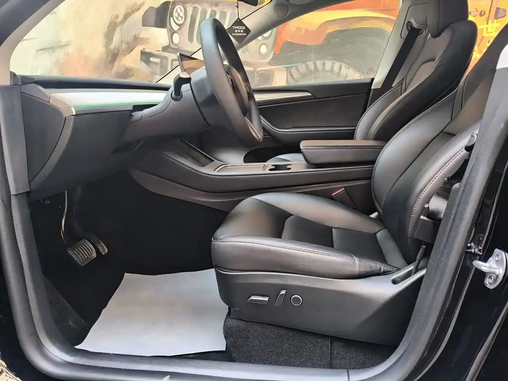 Tesla Model Y — фото 9