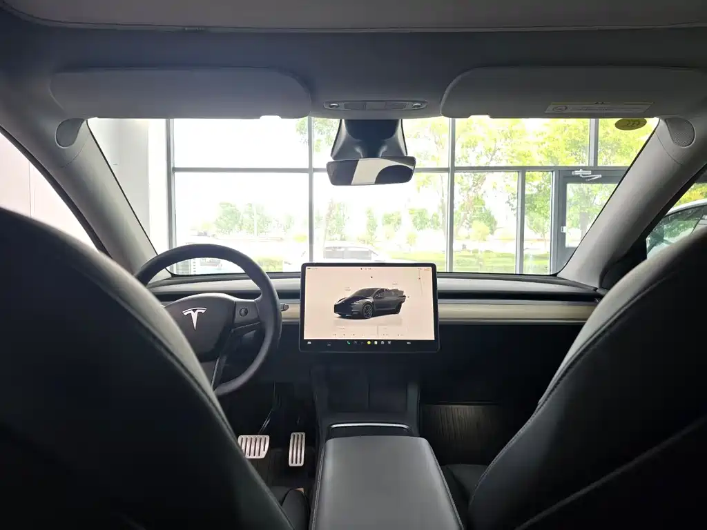 Tesla Model Y — фото 6
