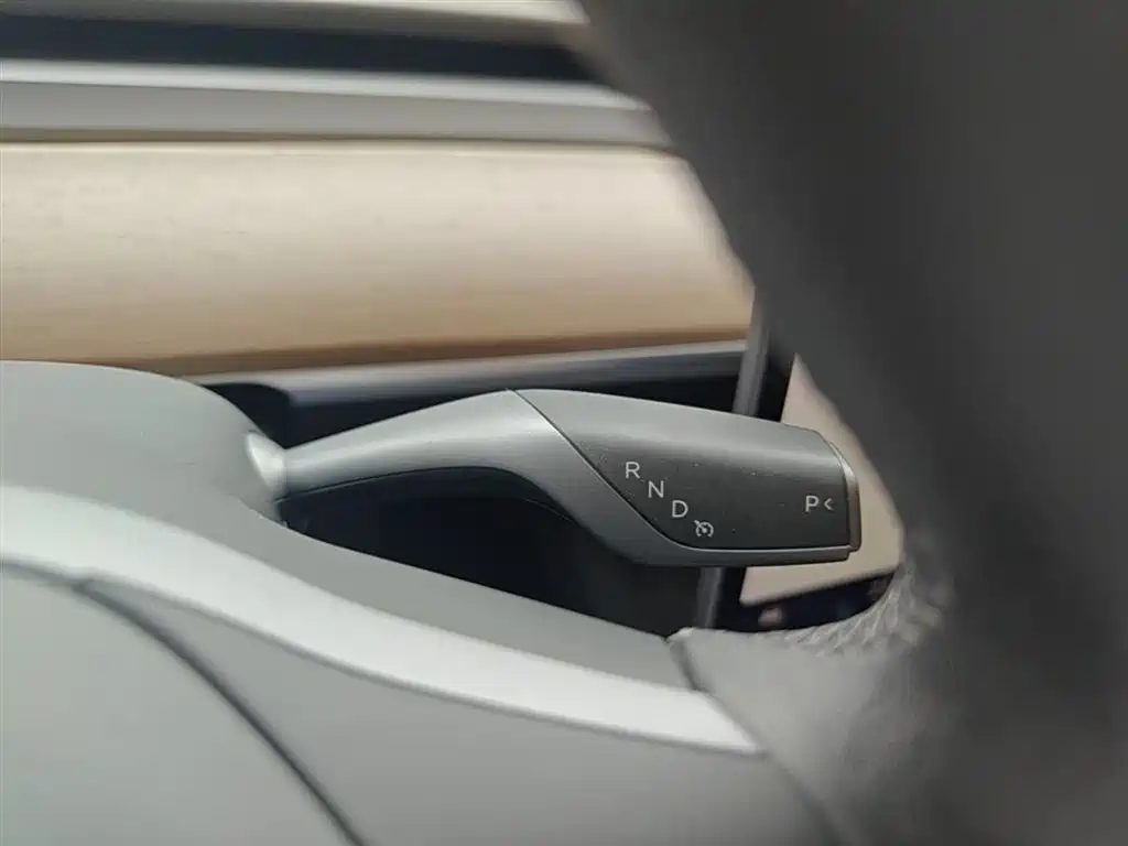 Tesla Model 3 — фото 14