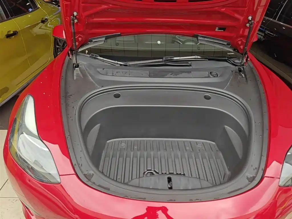 Tesla Model 3 — фото 20
