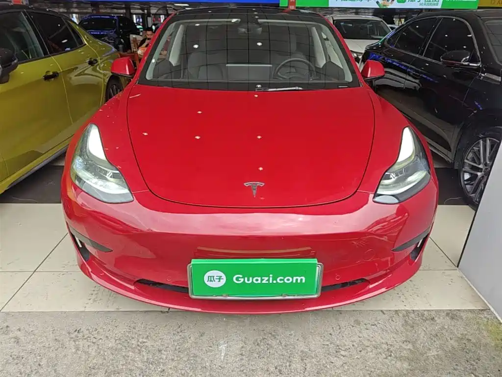 Tesla Model 3 — фото 3