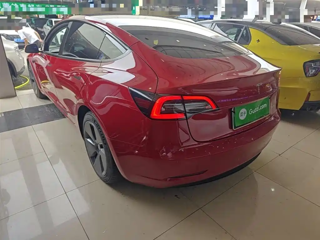 Tesla Model 3 — фото 5