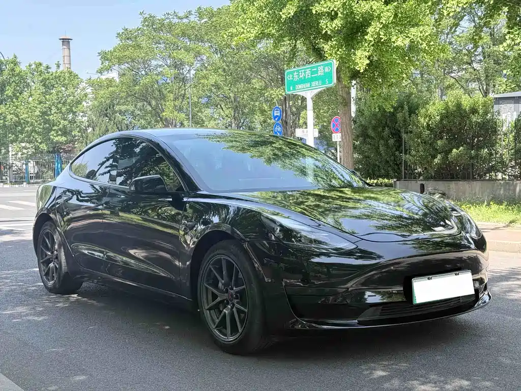 Tesla Model 3 — фото 3
