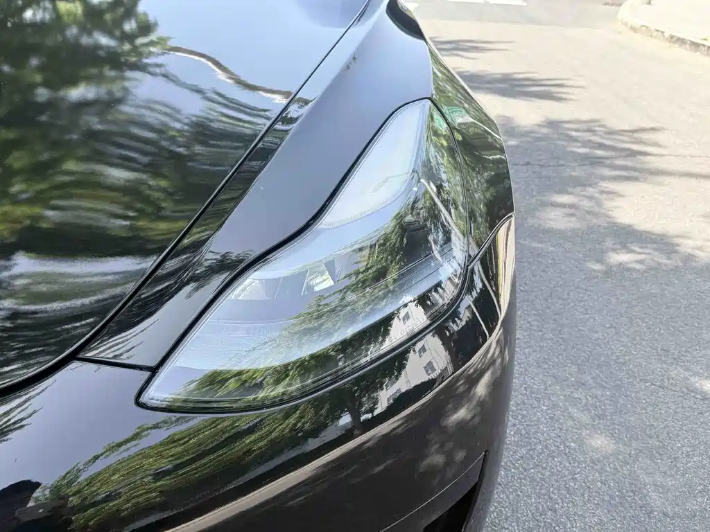 Tesla Model 3 — фото 7