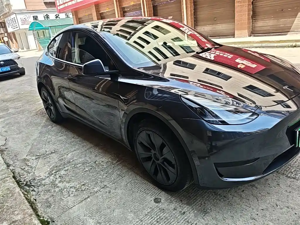 Tesla Model Y — фото 4