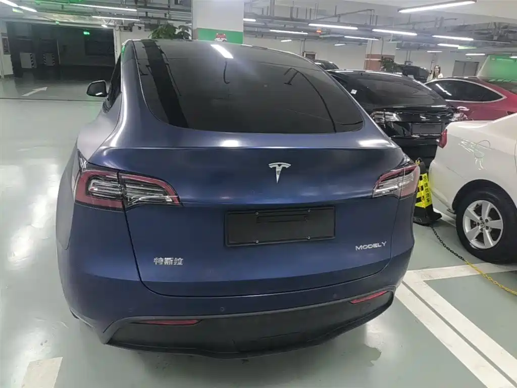 Tesla Model Y — фото 6