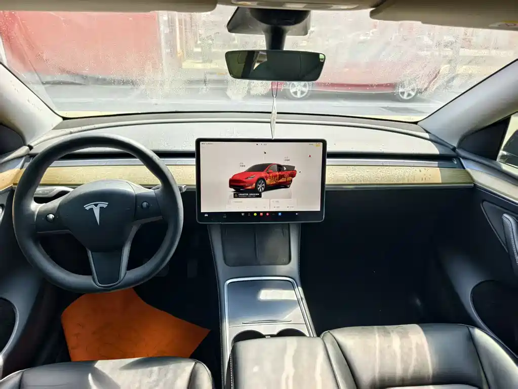Tesla Model Y — фото 6