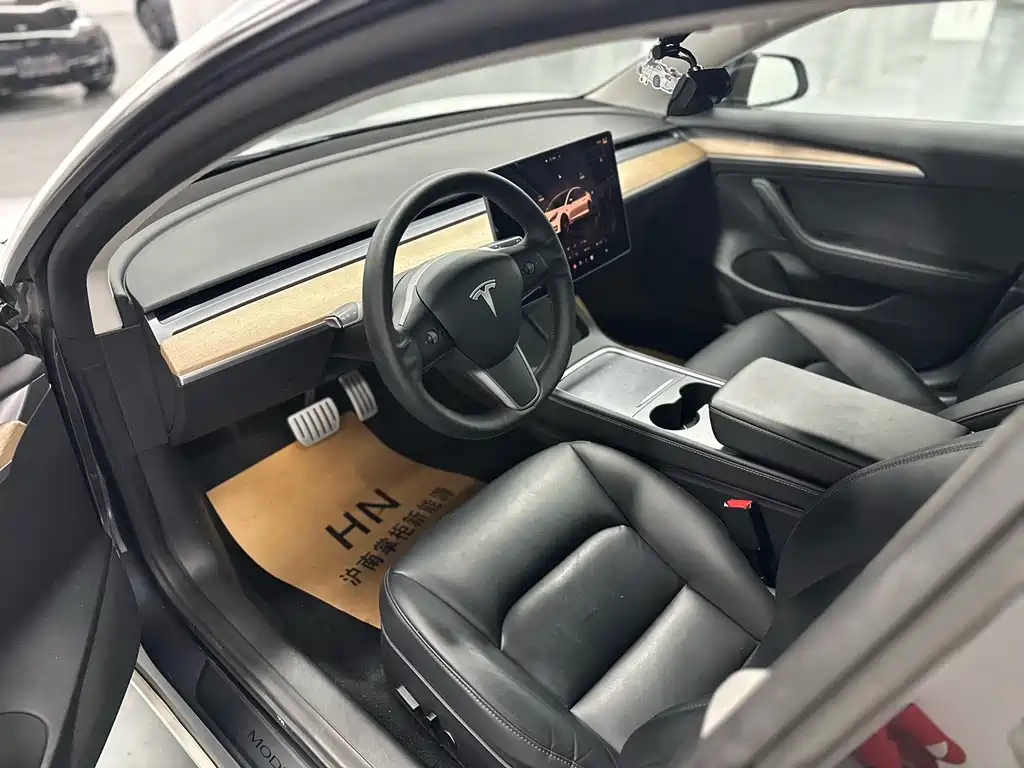 Tesla Model 3 — фото 4