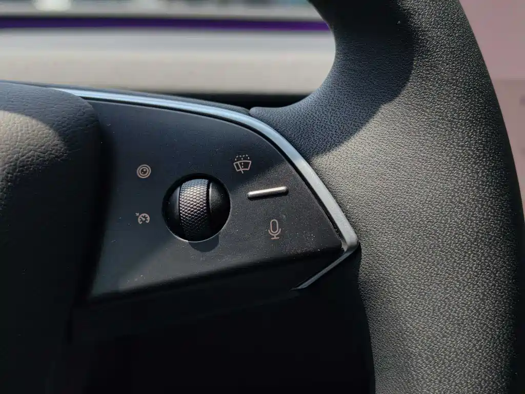 Tesla Model 3 — фото 16