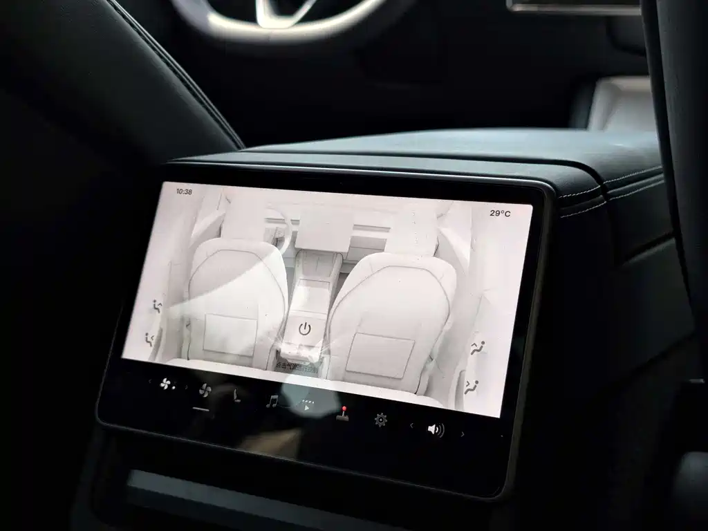 Tesla Model 3 — фото 21