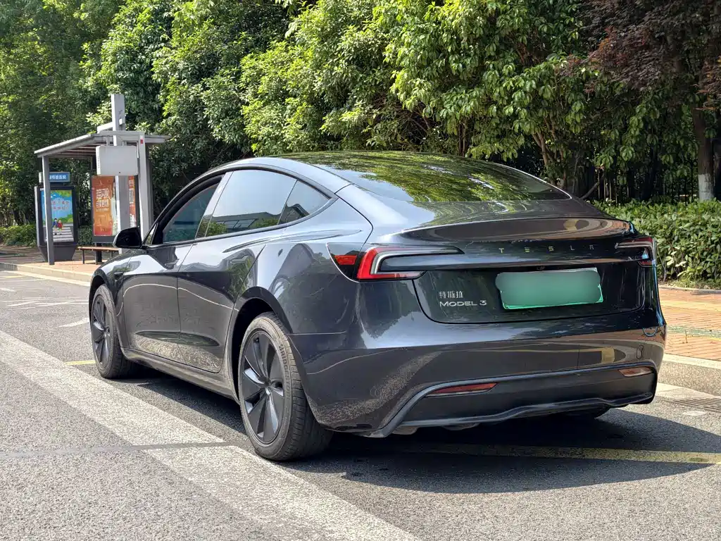 Tesla Model 3 — фото 5