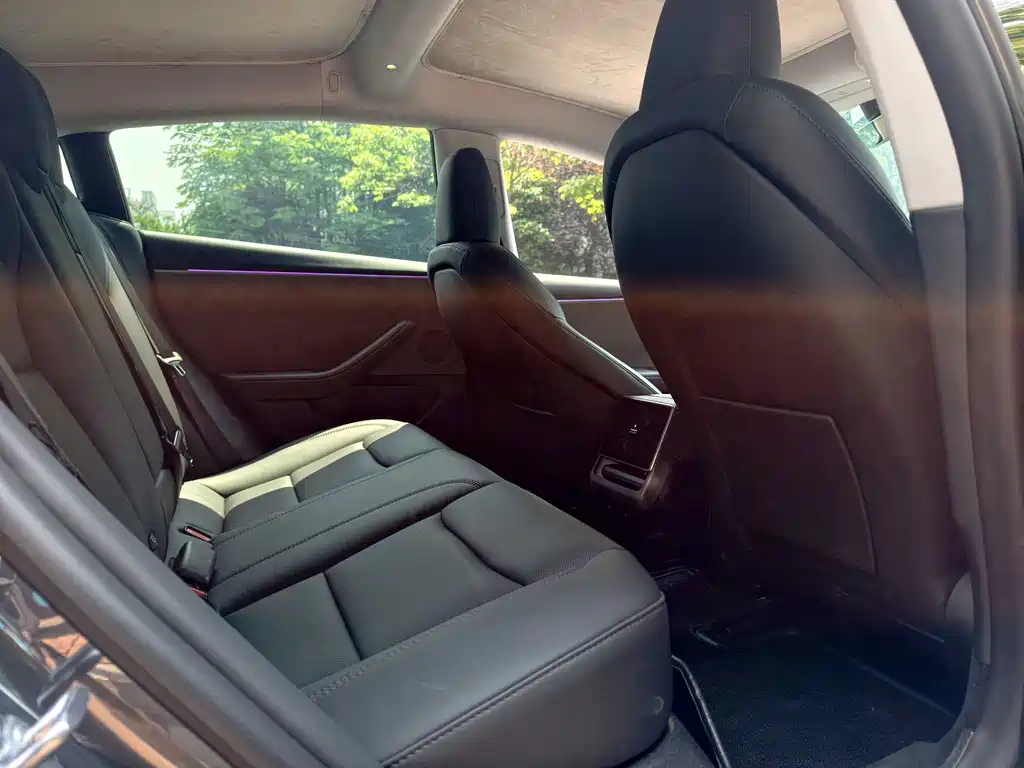 Tesla Model 3 — фото 10