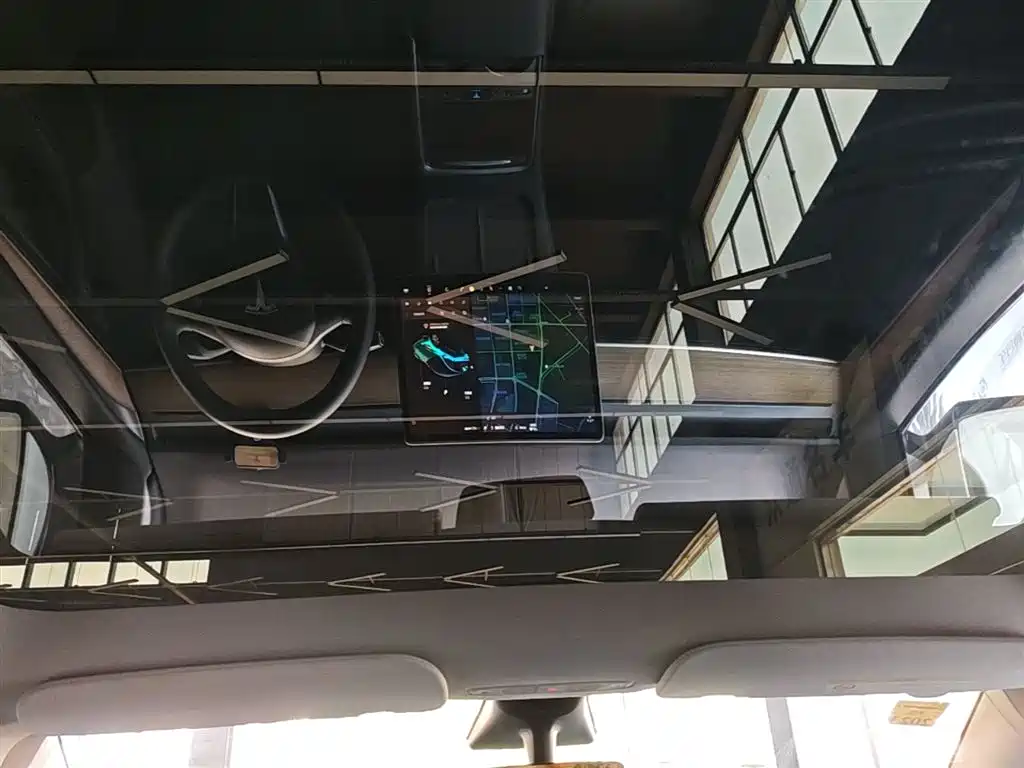 Tesla Model Y — фото 18