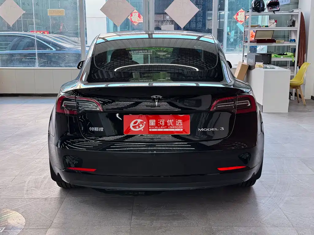 Tesla Model 3 — фото 6