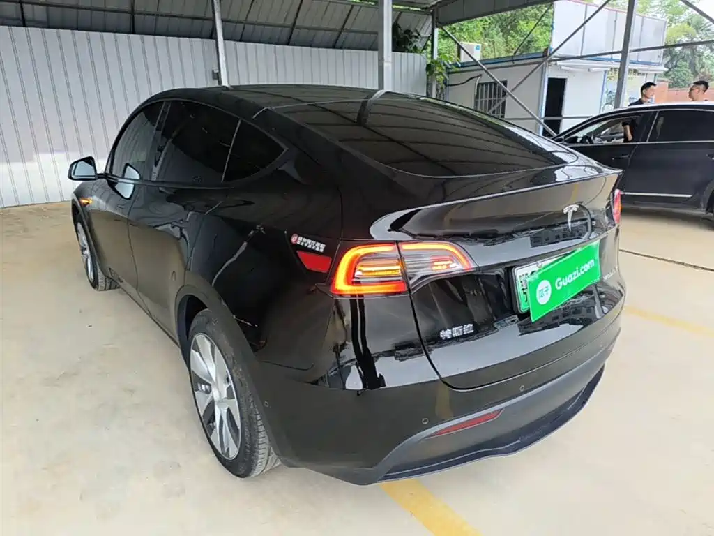 Tesla Model Y — фото 5