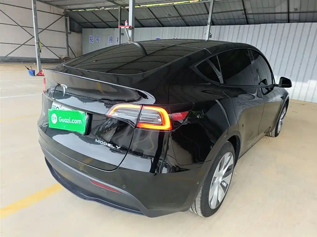 Tesla Model Y — фото 7