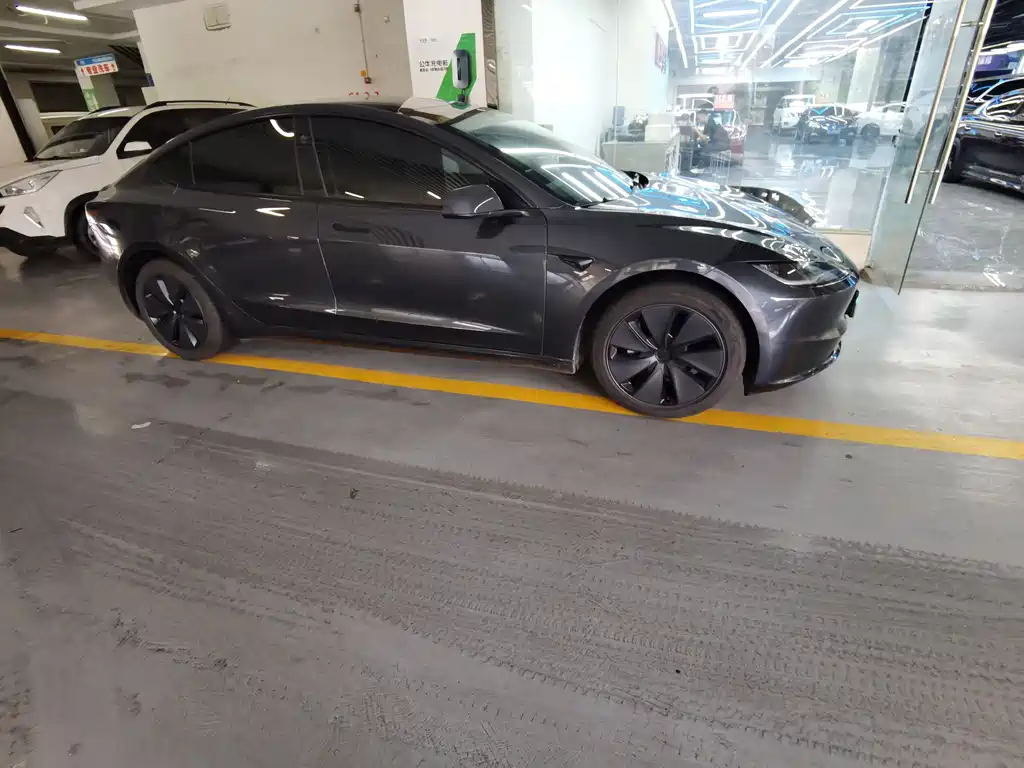 Tesla Model 3 — фото 3