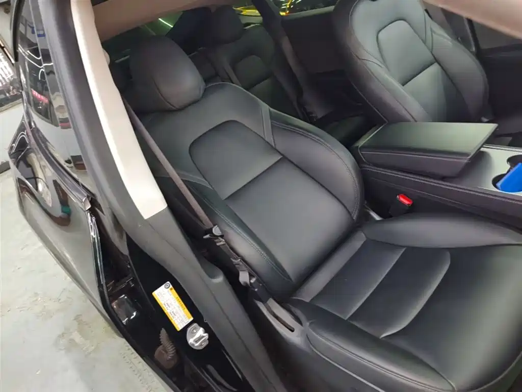 Tesla Model Y — фото 25