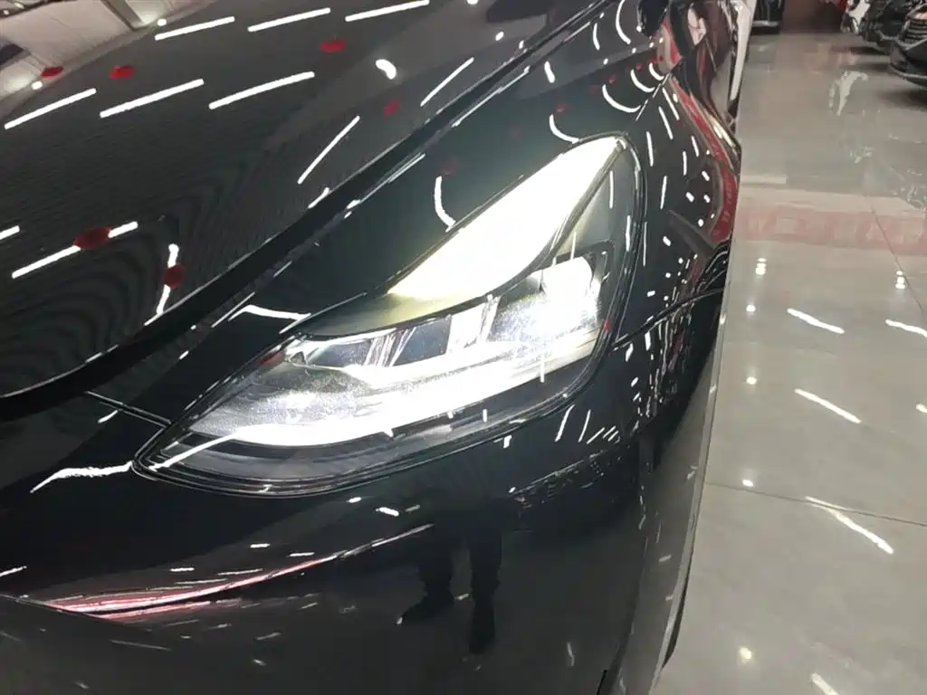 Tesla Model Y — фото 24